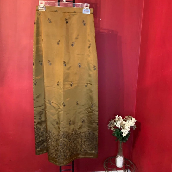 J.R.NITES PETITES BY CALIENDO Dresses & Skirts - J.R. NITES PETITES BY CALIENDO SKIRT SIZE 4P